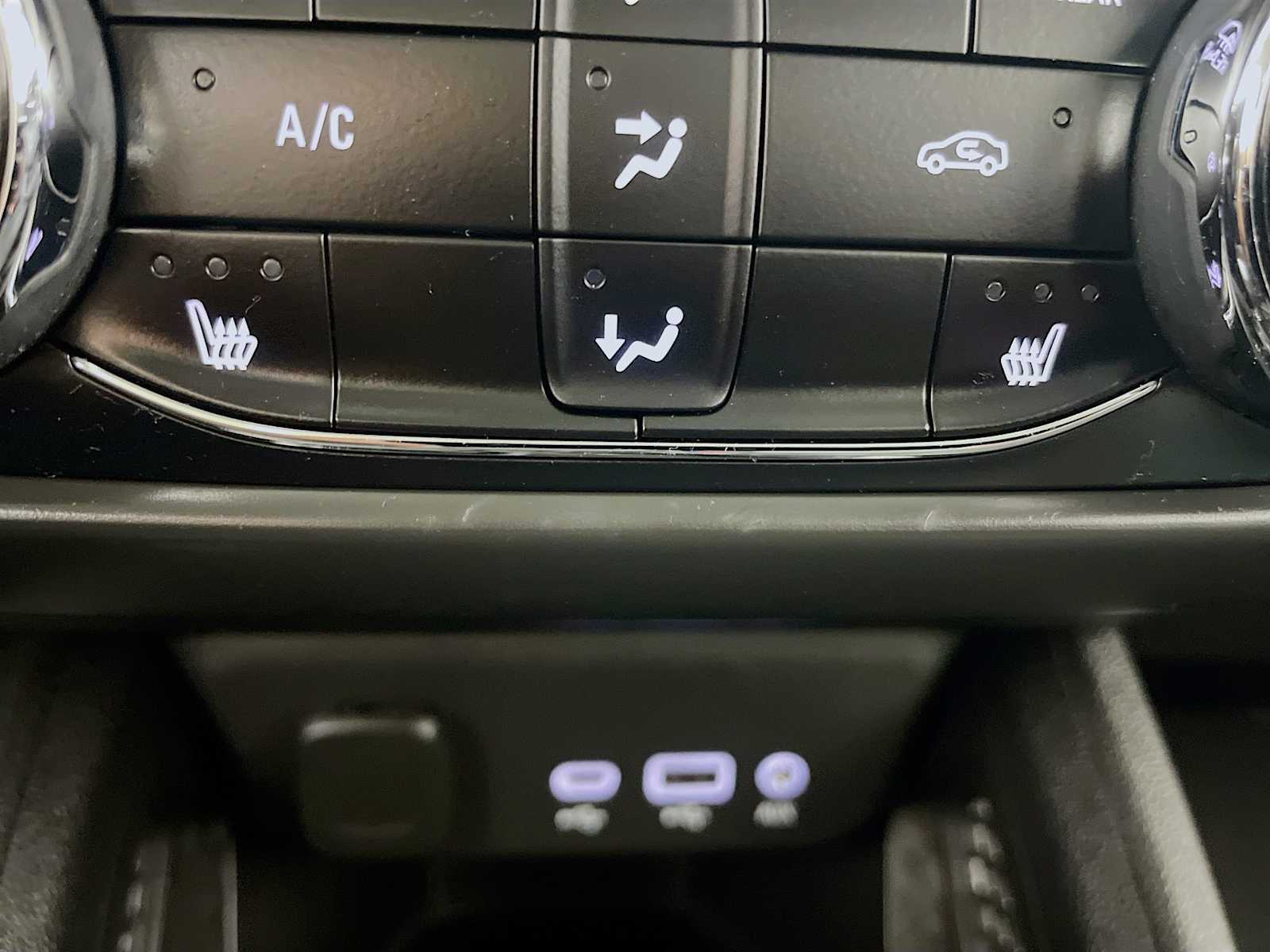 2022 Chevrolet Trailblazer LT photo 14