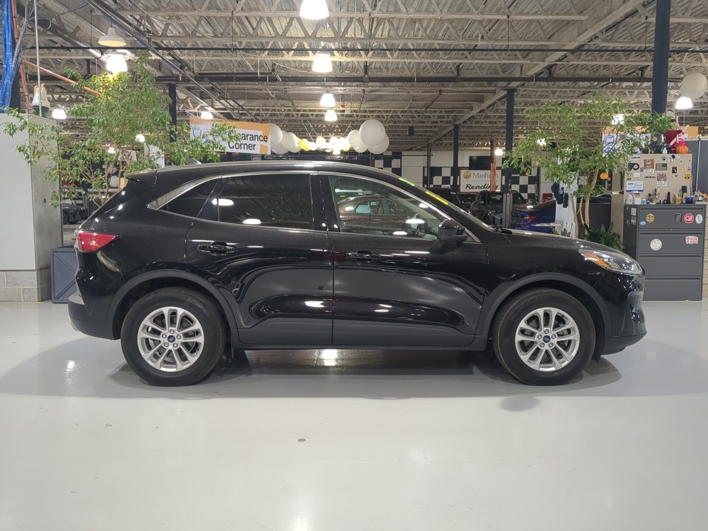 2020 Ford Escape SE photo 4