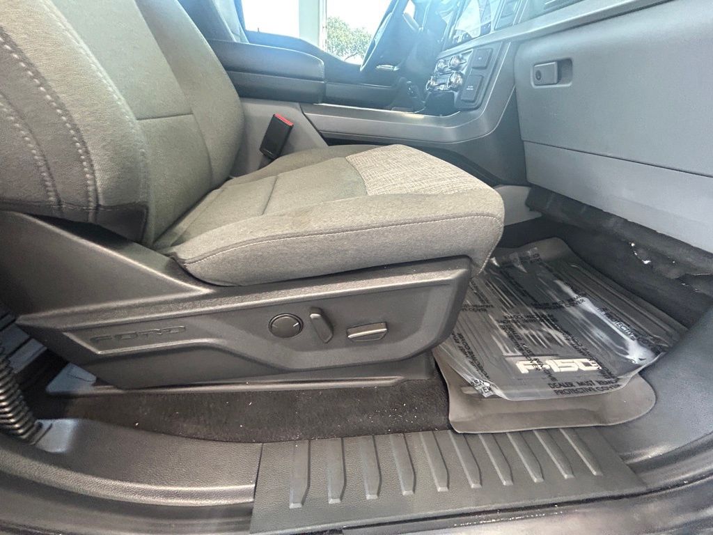 2023 Ford F-150 XLT photo 21