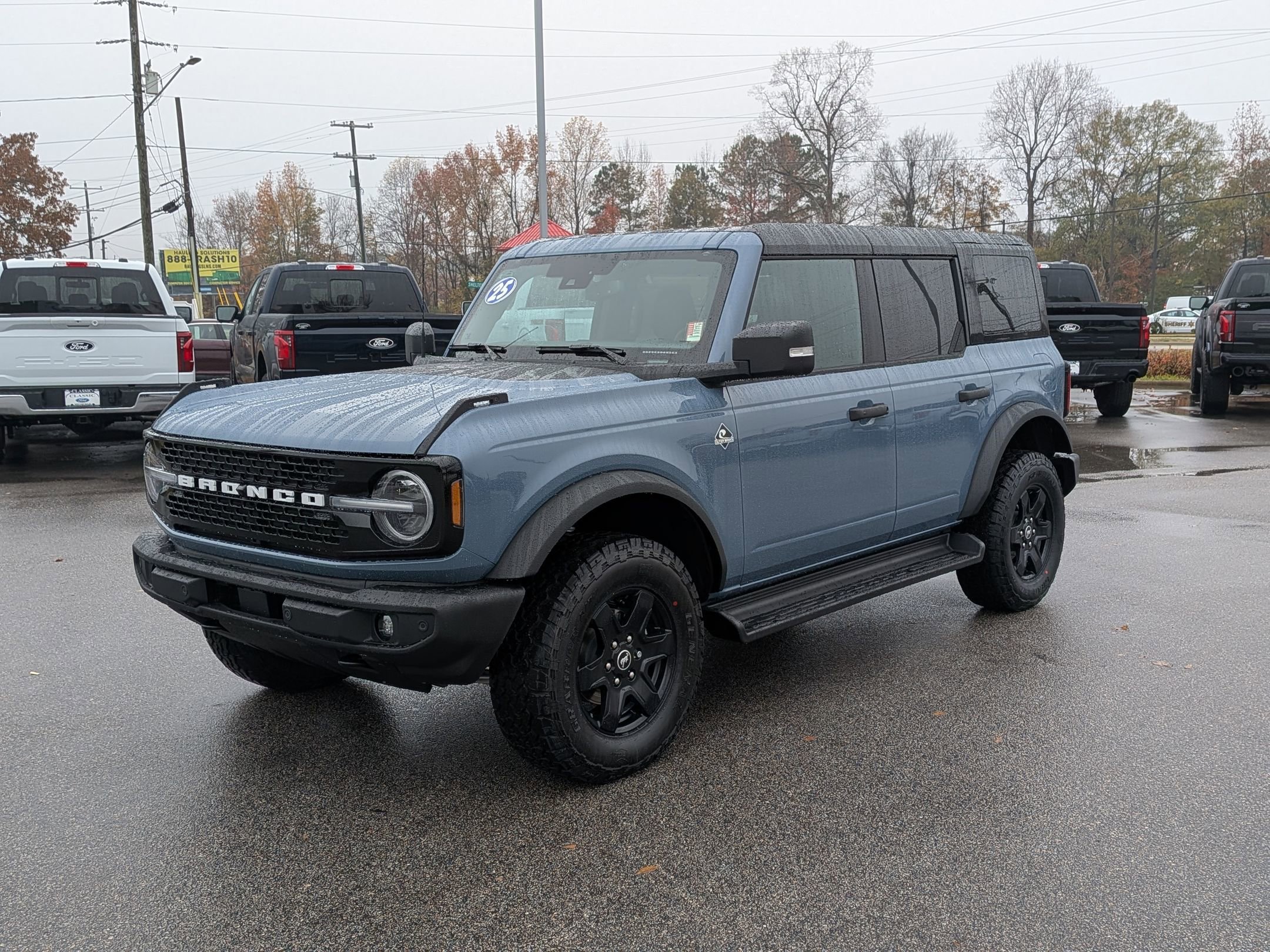 2025 Ford Bronco 4-Door Outer Banks's photo