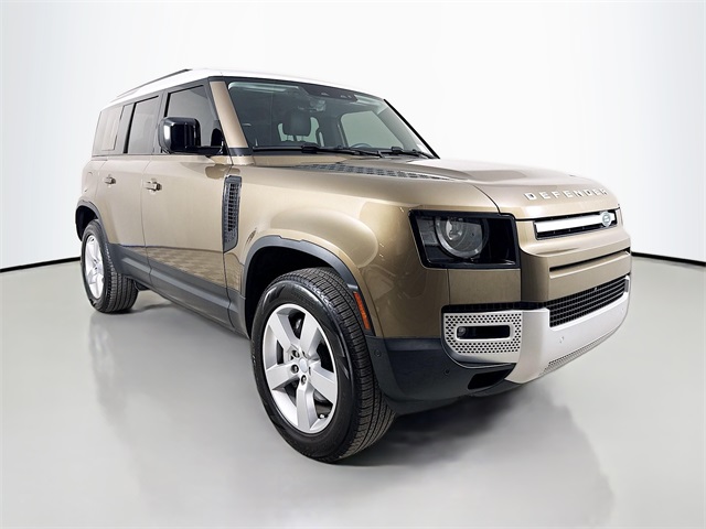 2025 Land Rover Defender 110 S photo 3