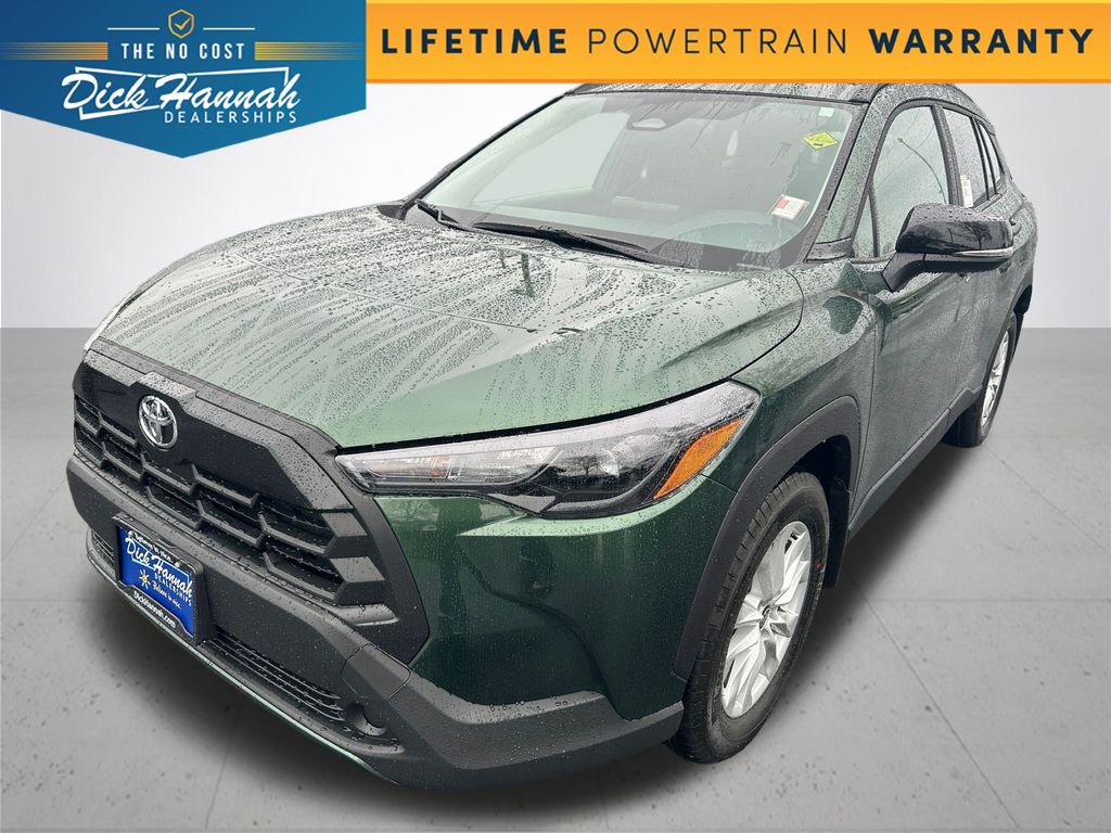 2026 Toyota Corolla Cross LE's photo