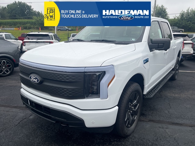 2025 Ford F-150 Lightning Flash's photo