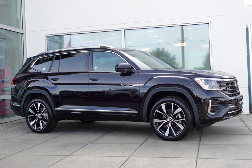 2025 Volkswagen Atlas SEL Premium R-Line photo 2