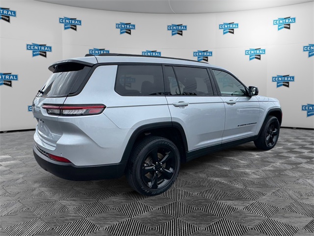 2023 Jeep Grand Cherokee Altitude photo 4