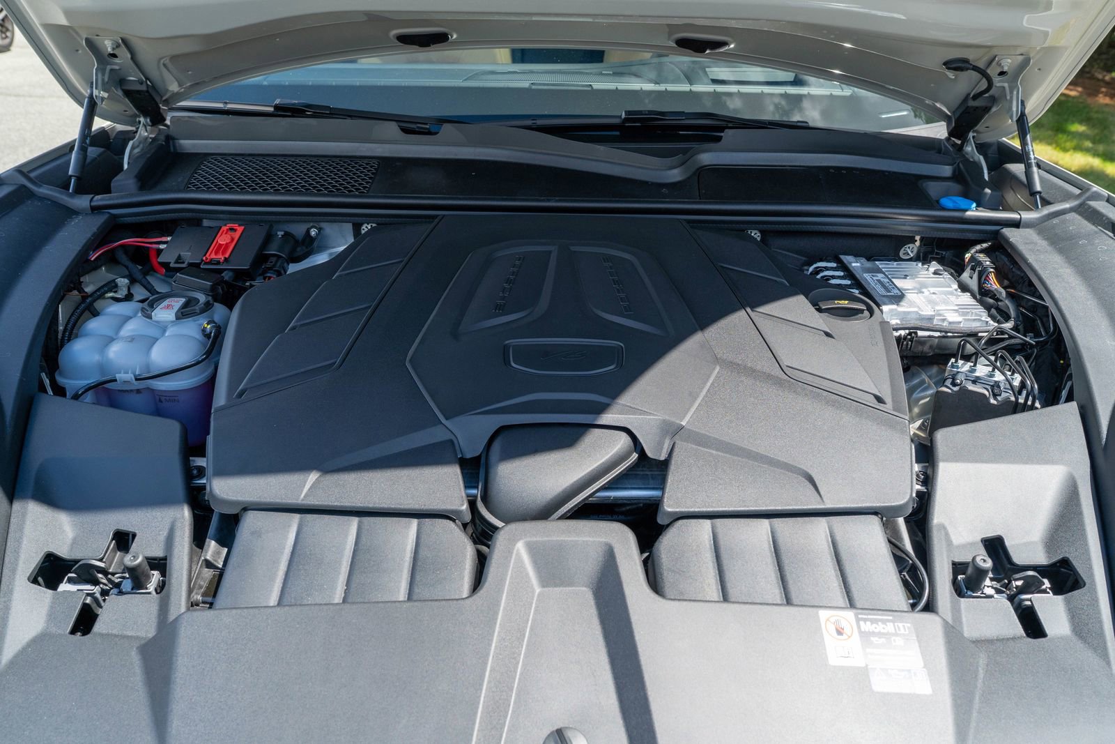 2026 Porsche Cayenne Base photo 17