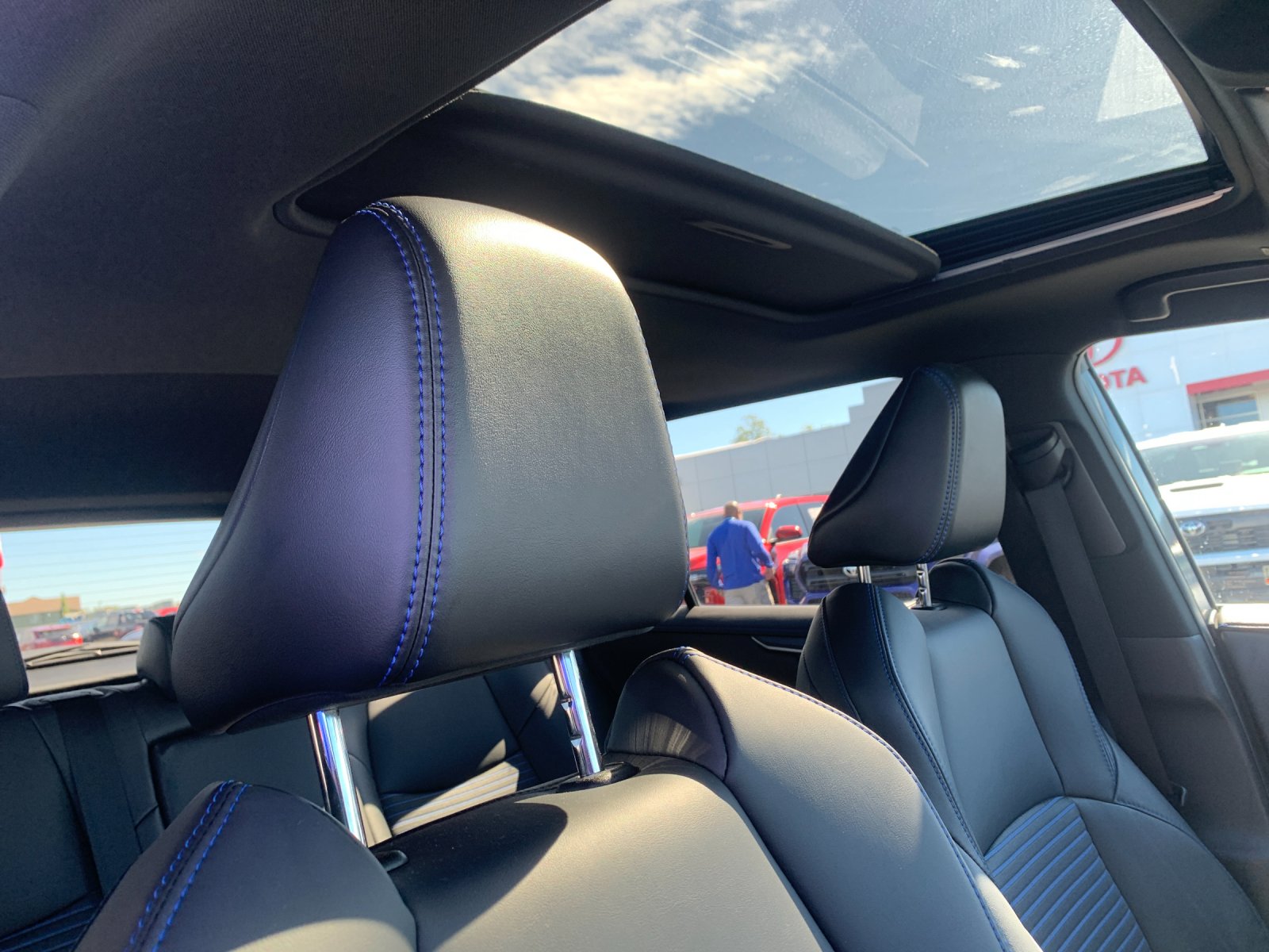 2023 Toyota RAV4 Hybrid XSE photo 15