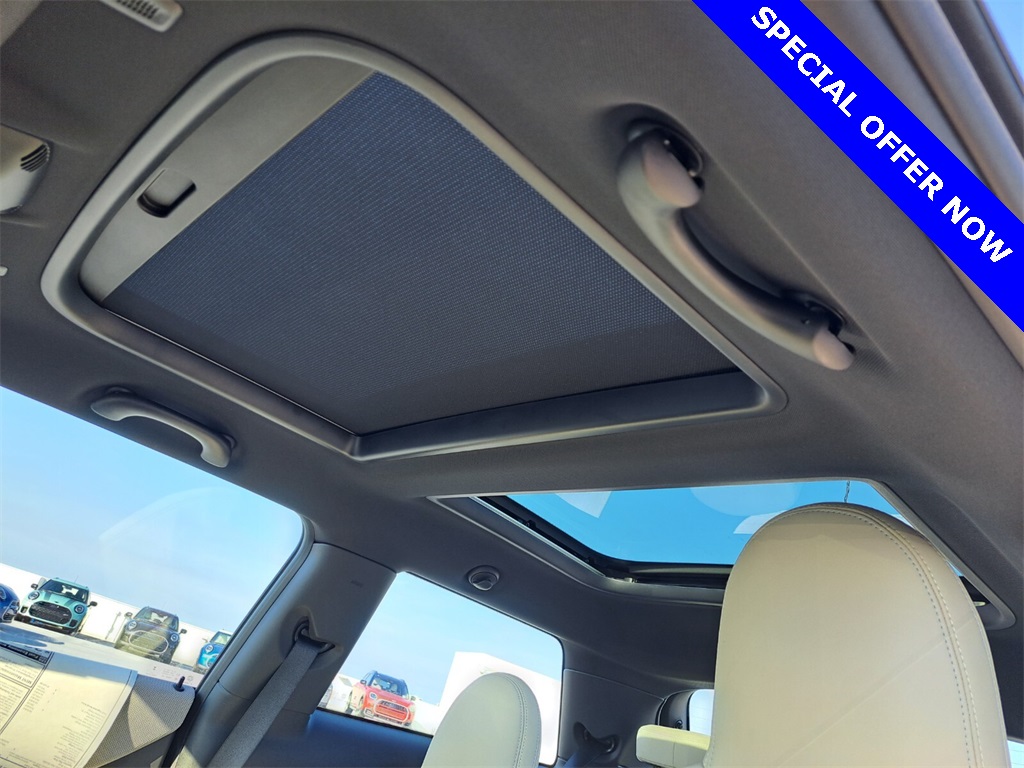 2025 Mini Cooper 2 Door Hardtop Signature photo 13