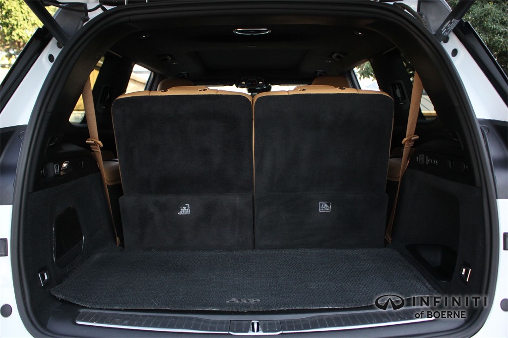 2023 Jeep Grand Cherokee L Summit Reserve photo 29