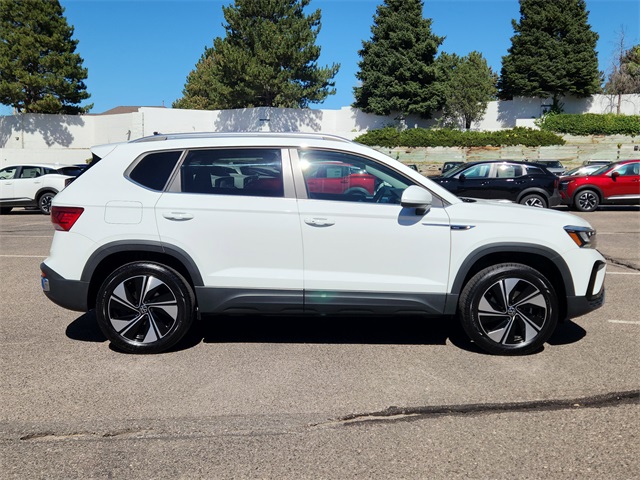 2023 Volkswagen Taos SE photo 2