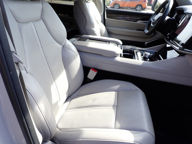 2022 Jeep Wagoneer Series III photo 11