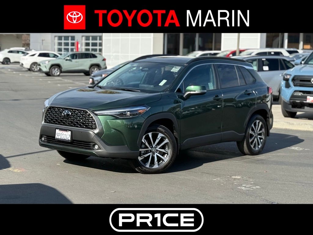 2024 Toyota Corolla Cross XLE's photo