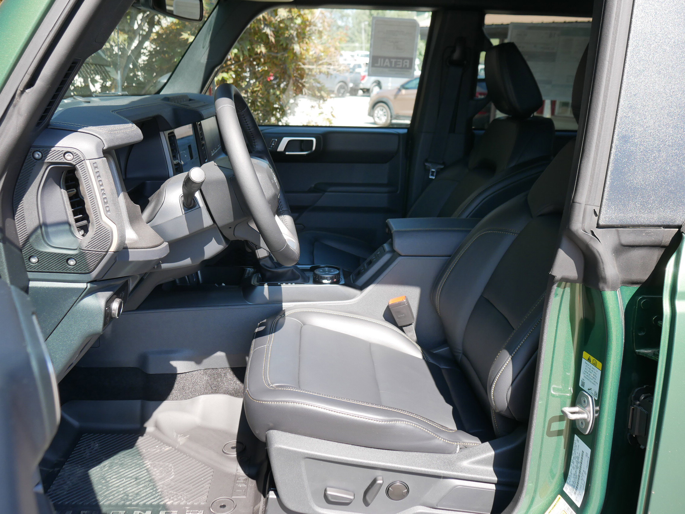 2025 Ford Bronco Badlands photo 3