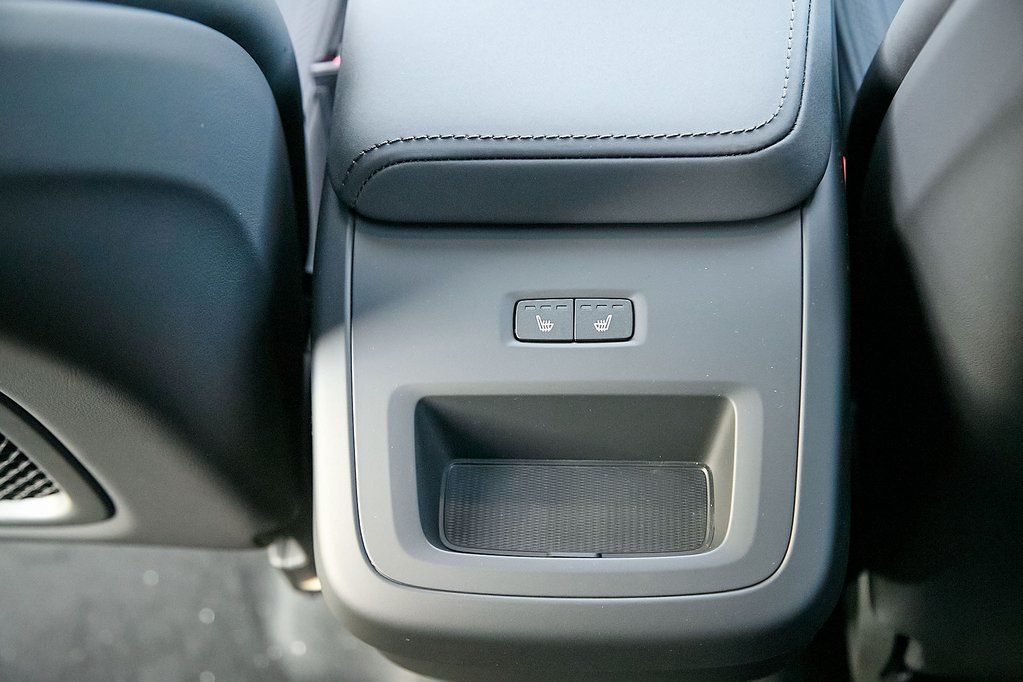 2026 VOLVO XC60 - Image 22