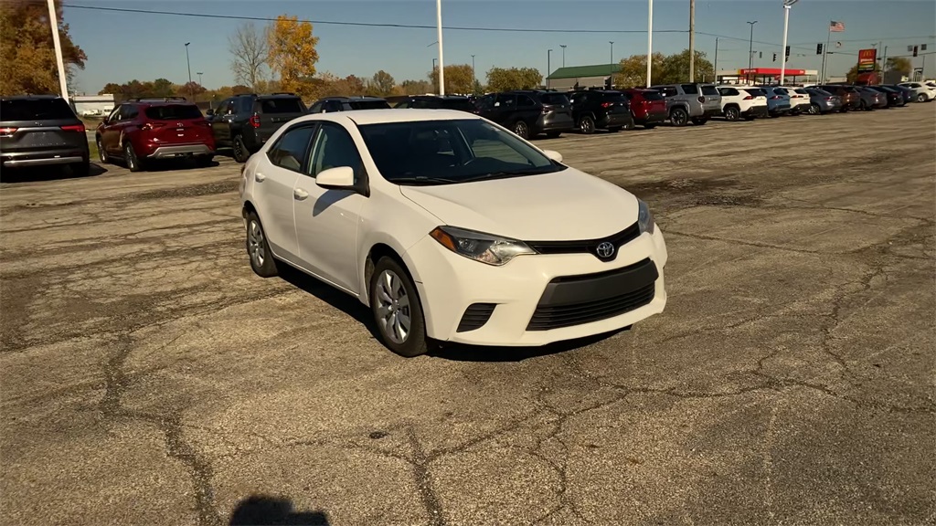 2014 Toyota Corolla LE photo 3