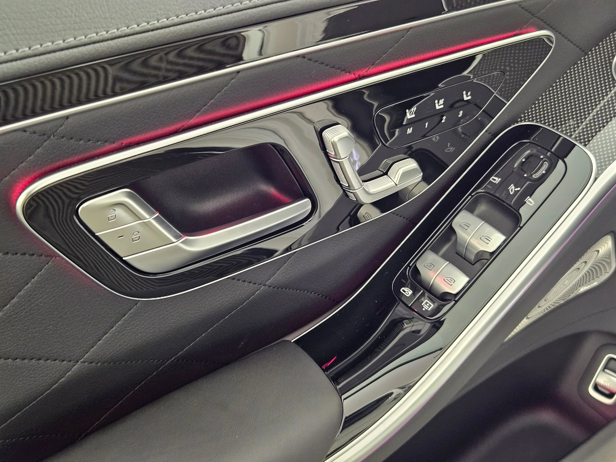 2025 Mercedes Benz S 580e 4MATIC photo 14