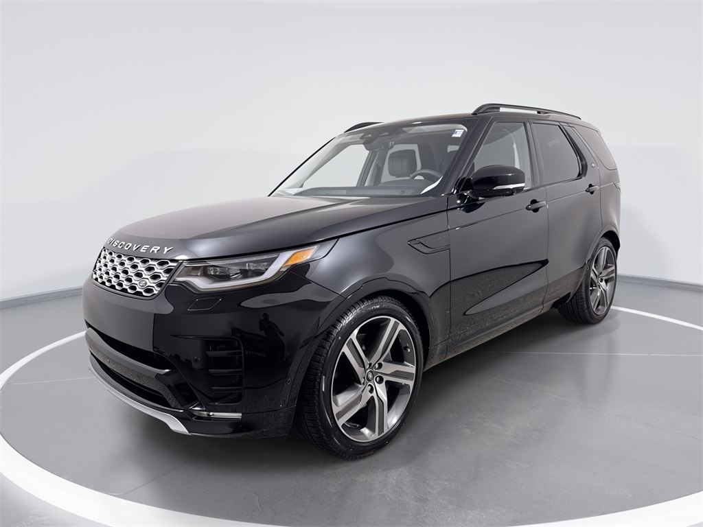 2026 Land Rover Discovery Tempest Edition's photo