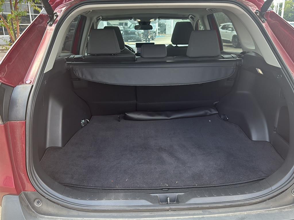 2024 Toyota RAV4 XLE photo 8