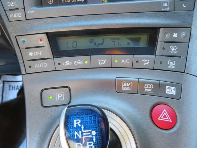 2015 Toyota Prius Four photo 24