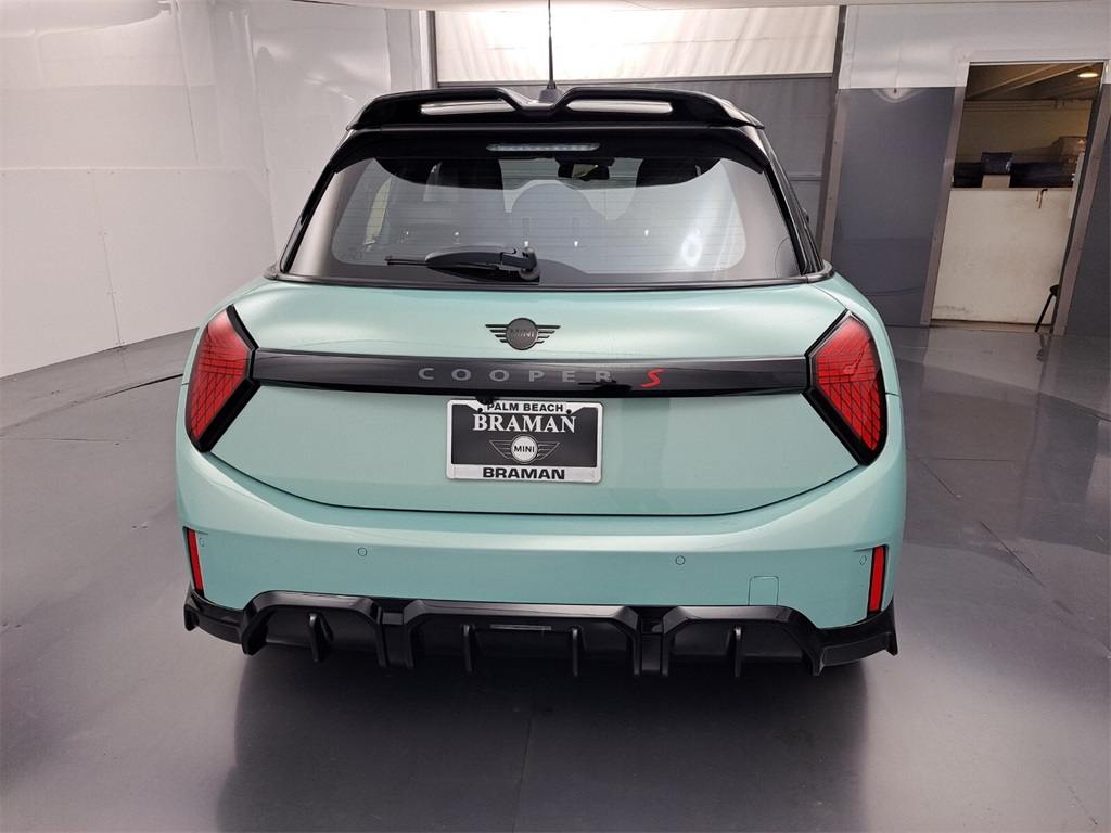 2026 Mini Cooper 4 Door Hardtop S Iconic photo 4