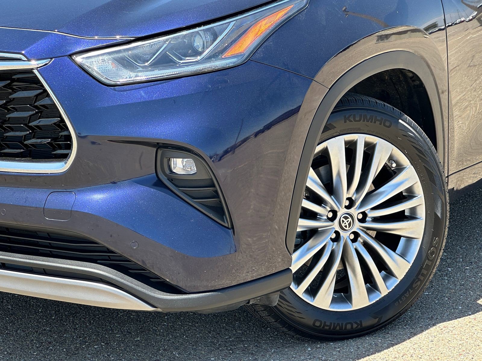 2023 Toyota Highlander Platinum photo 3