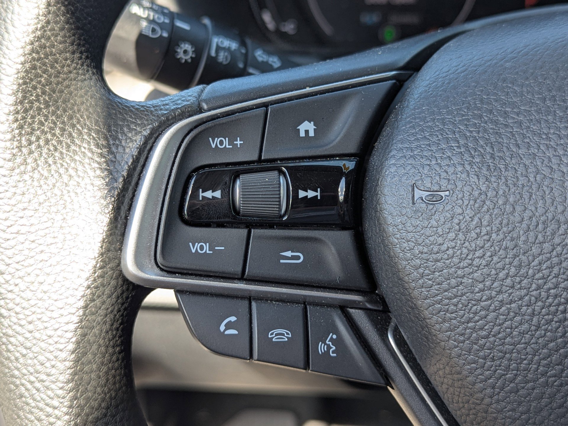 2020 Honda Accord EX photo 31