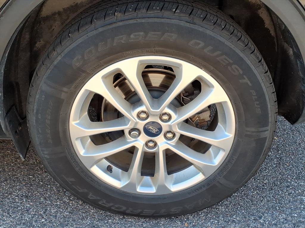 2022 Ford Escape SE photo 5