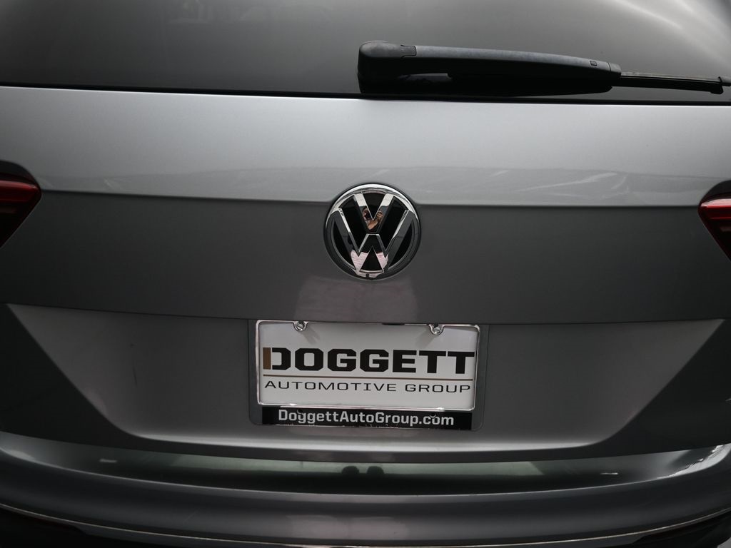 2019 Volkswagen Tiguan SEL photo 22