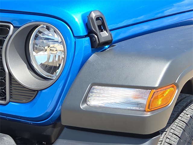 2025 Jeep Wrangler Sport S photo 3