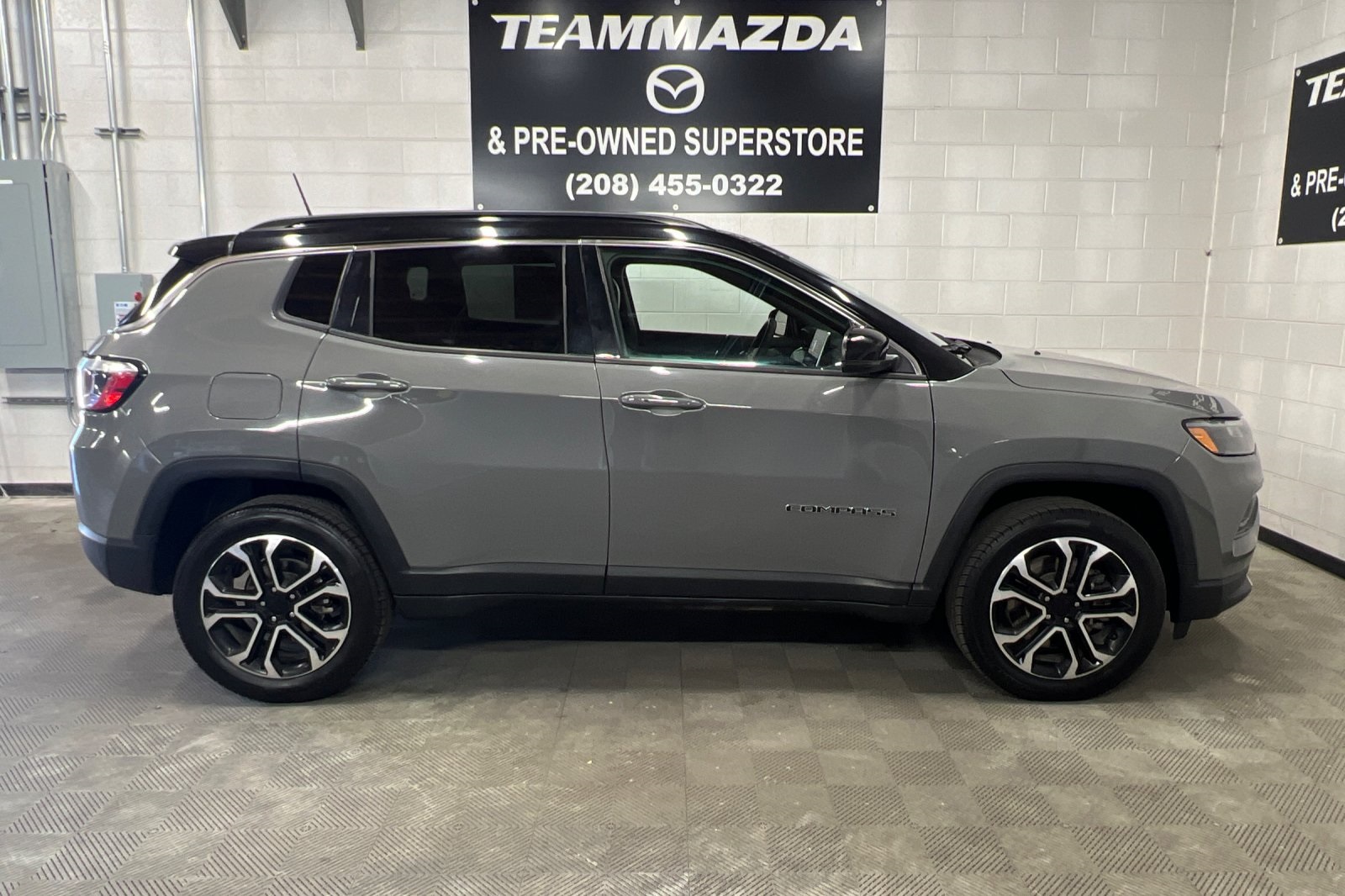2023 Jeep Compass Limited photo 3