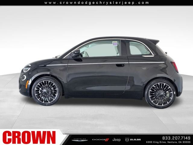2025 Fiat 500e La Prima photo 8