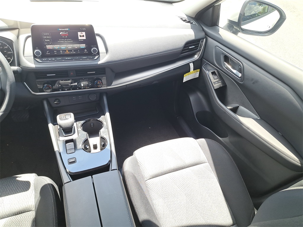 2026 Nissan Rogue SV photo 16