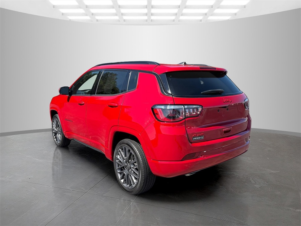 2023 Jeep Compass Limited Red Edition photo 4