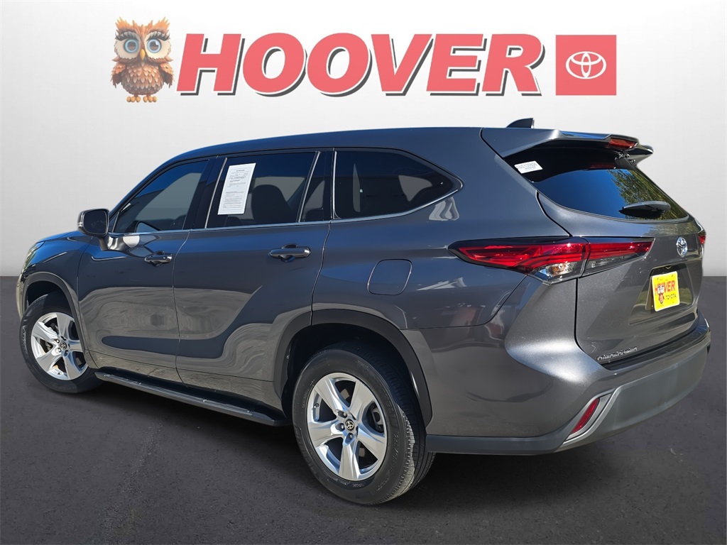 2022 Toyota Highlander L photo 4
