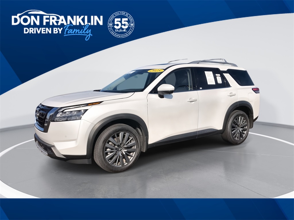 2025 Nissan Pathfinder SL's photo