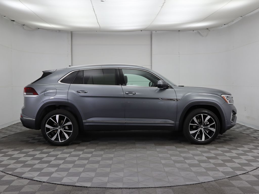 2025 Volkswagen Atlas Cross Sport SEL Premium R-Line photo 4