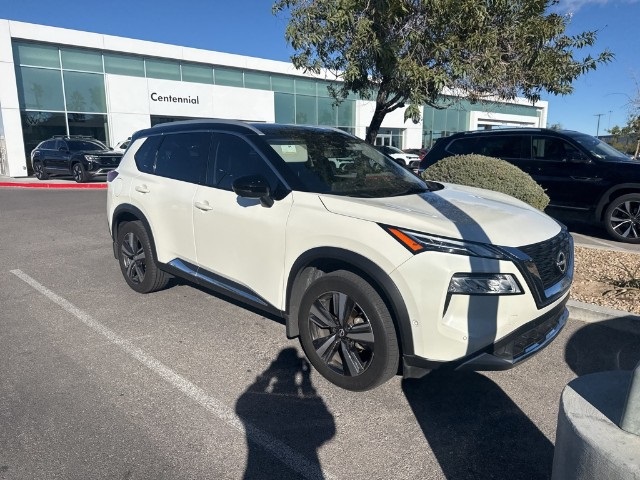 2023 Nissan Rogue Platinum's photo