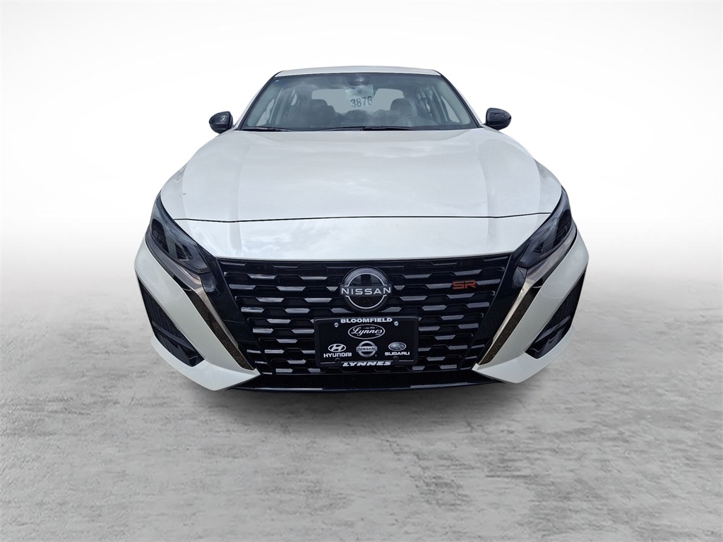 2025 Nissan Altima SR photo 2