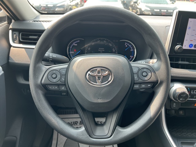 2023 Toyota RAV4 Hybrid XLE photo 12