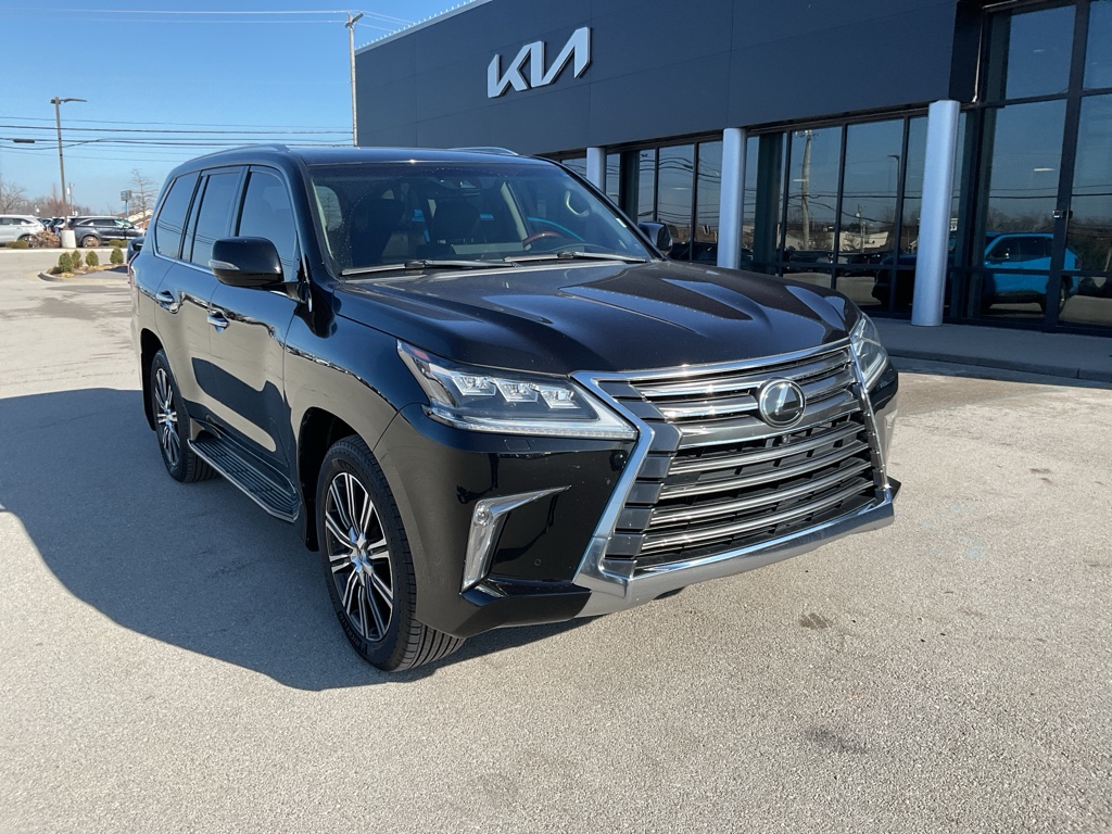 2019 Lexus LX 570's photo