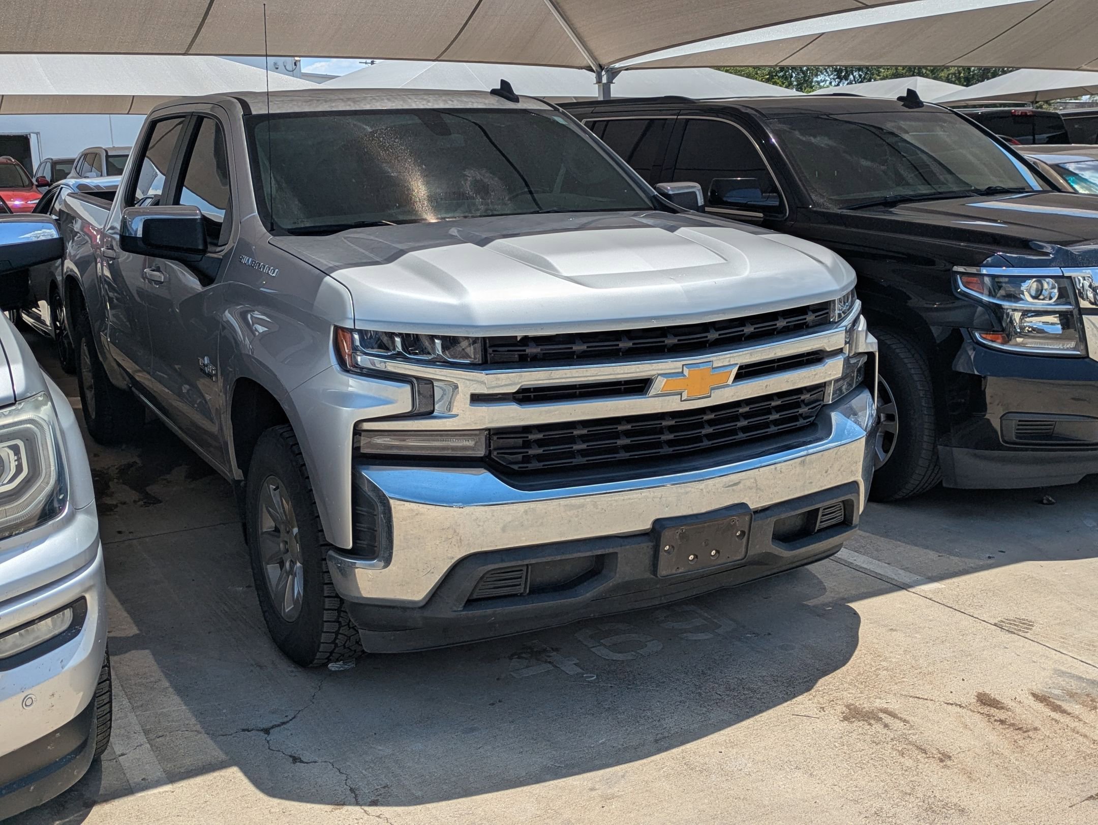 2020 Chevrolet Silverado 1500 LT photo 2