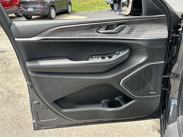 2023 Jeep Cherokee Base photo 29