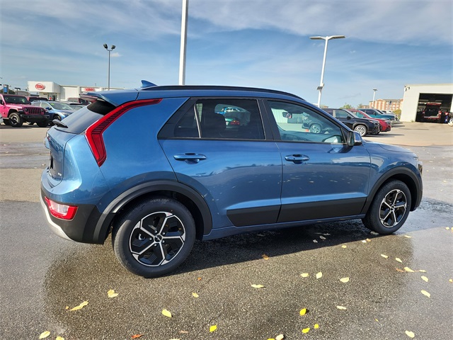 2026 Kia Niro EX photo 2