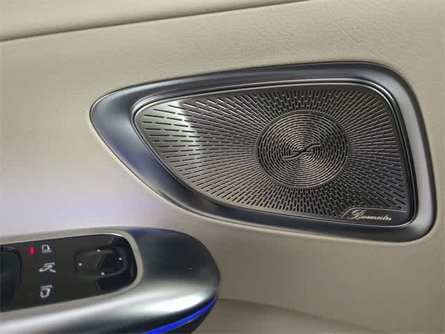 2025 Mercedes Benz C 300 4MATIC photo 21