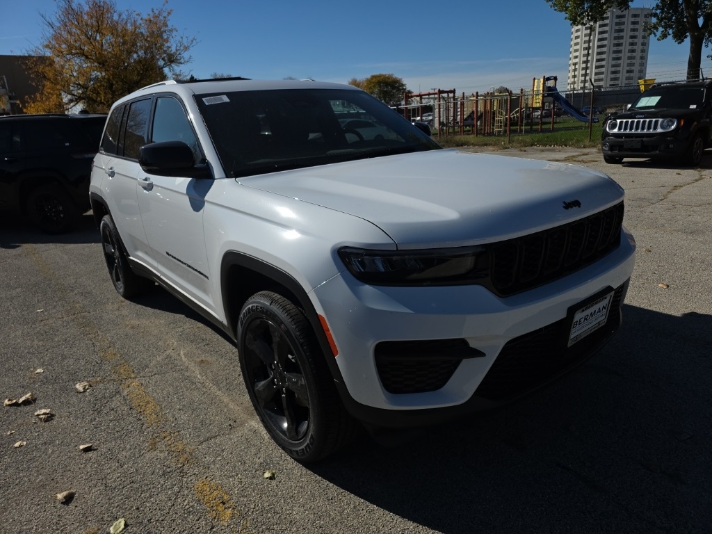 2025 Jeep Grand Cherokee Altitude's photo