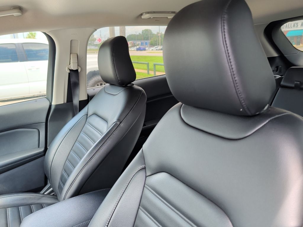 2020 Ford Edge SEL photo 4