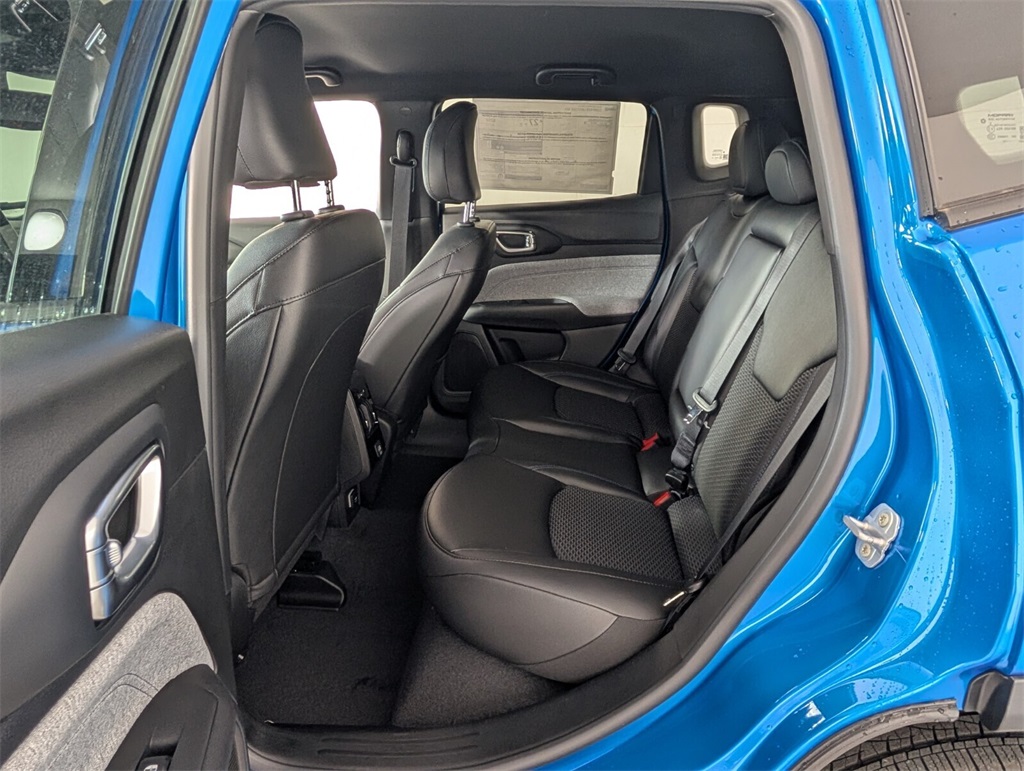 2025 Jeep Compass Latitude photo 7