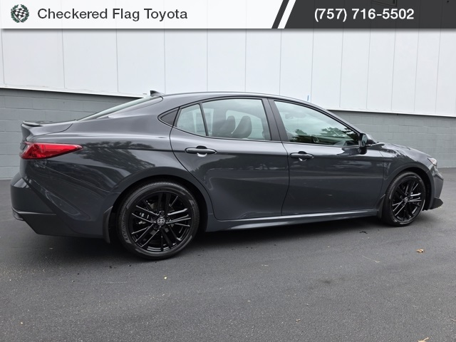 2025 Toyota Camry SE photo 8