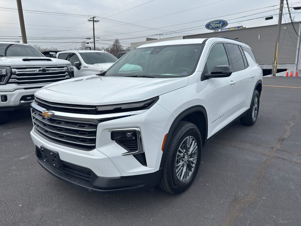 2025 Chevrolet Traverse LT's photo