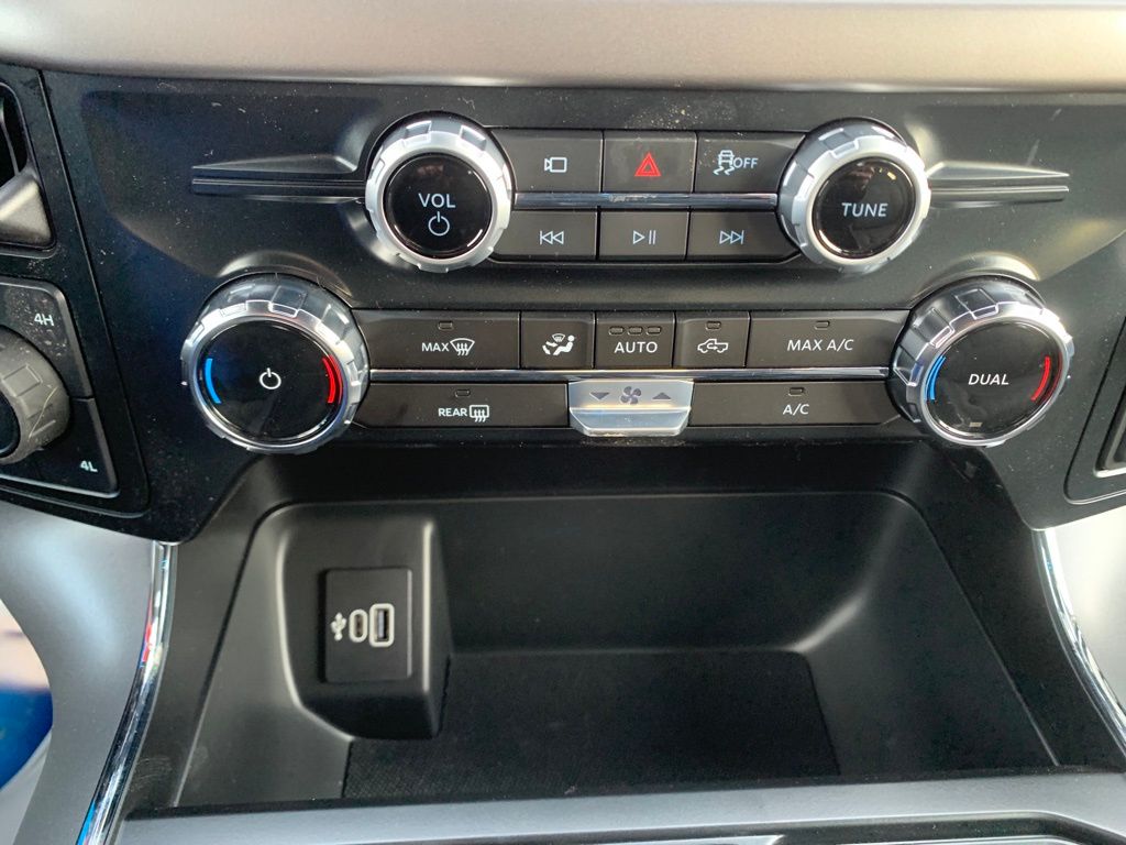 2025 Ford F-150 XLT photo 19